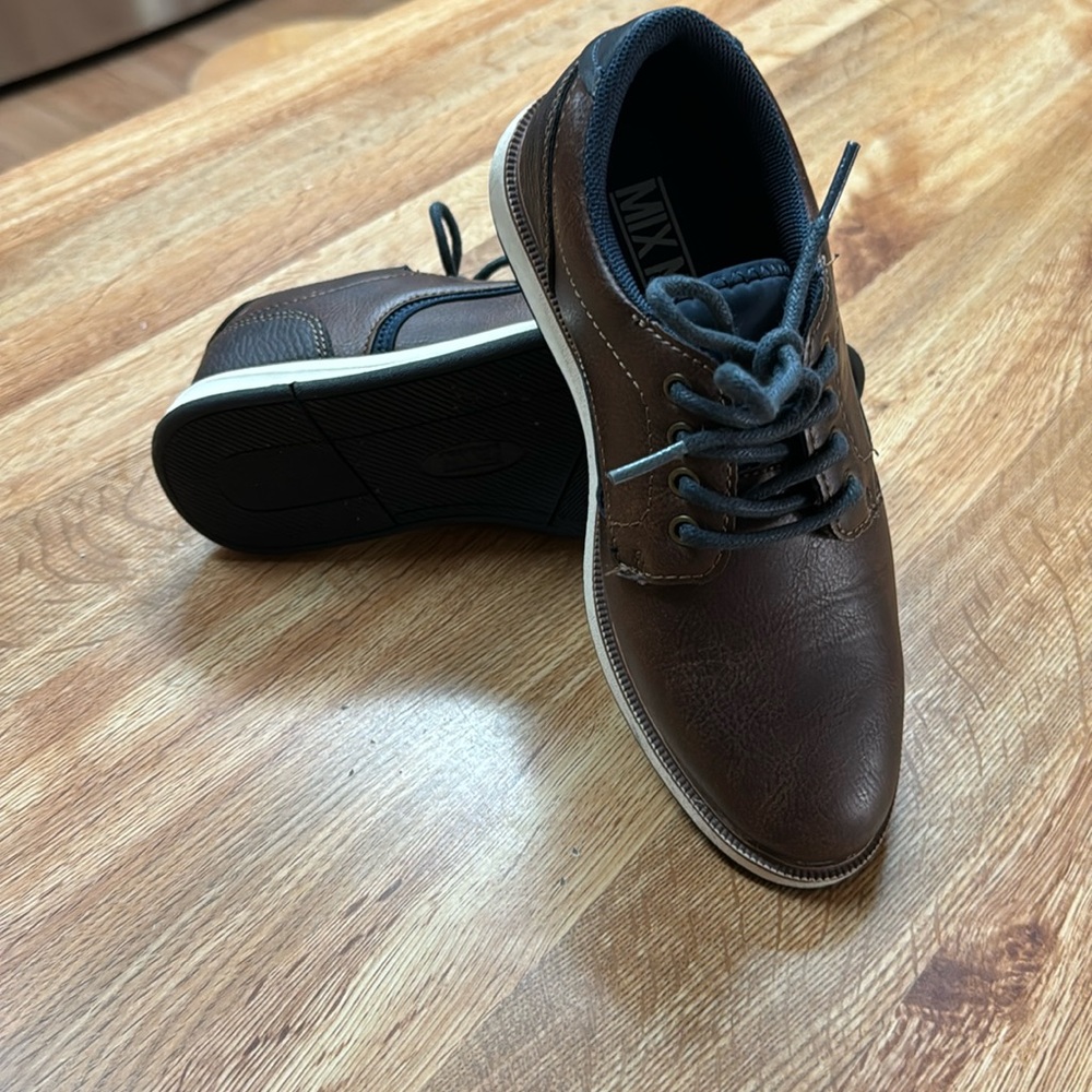 Boys shoes 1M